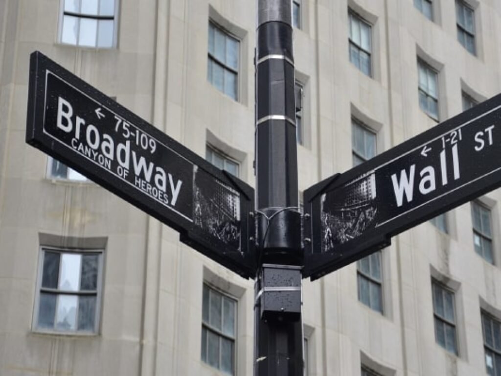 Kepanikan Bank Mereda di Wall Street. Selanjutnya: Kepanikan Fed