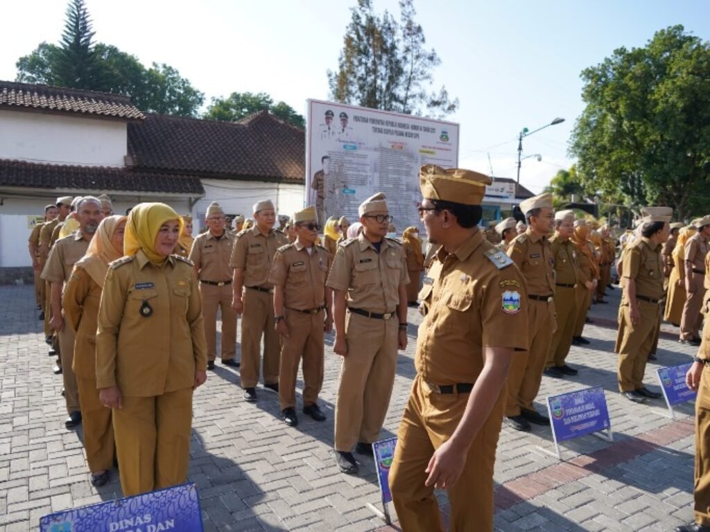 Bantuan Beras Bagi Masyarakat Miskin Ekstrim di Garut, Wabup Helmi: ASN Akan Terjun Langsung