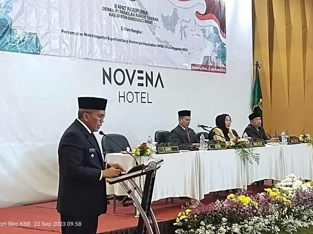 Rapat Paripurna DPRD, Pj Bupati Sepakati RAPBD Perubahan KBB Anggaran 2023 Diarahkan Kepada Pelayanan Masyarakat