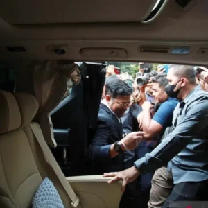 Antarafoto pemeriksaan menteri pertanian syahrul yasin limpo kpk 190623 rn 11.jpg