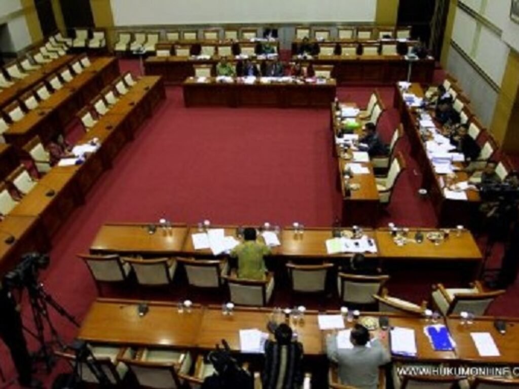 Komisi III Uji Kelayakan dan Kepatutan Secara Profesional Terhadap 7 Calon Hakim MK