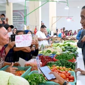 Kunjungi Pasar Merdeka, Presiden Sebut Kondisi Harga Kebutuhan Pokok Terkendali Baik