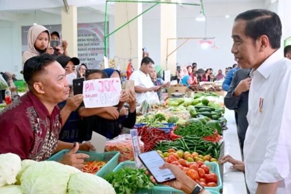 Kunjungi Pasar Merdeka, Presiden Sebut Kondisi Harga Kebutuhan Pokok Terkendali Baik