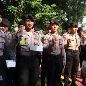 Vitamin Tambahan Kapolres Purwakarta untuk Petugas Pamong Purwa