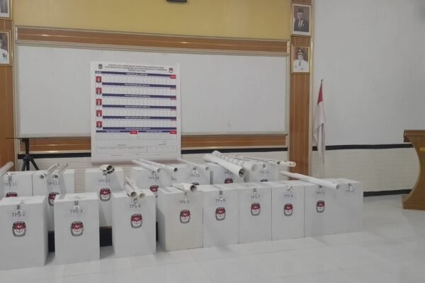 Hasil Pungutan Suara Pilkades di 17 TPS Desa Mekargalih Diserahkan
