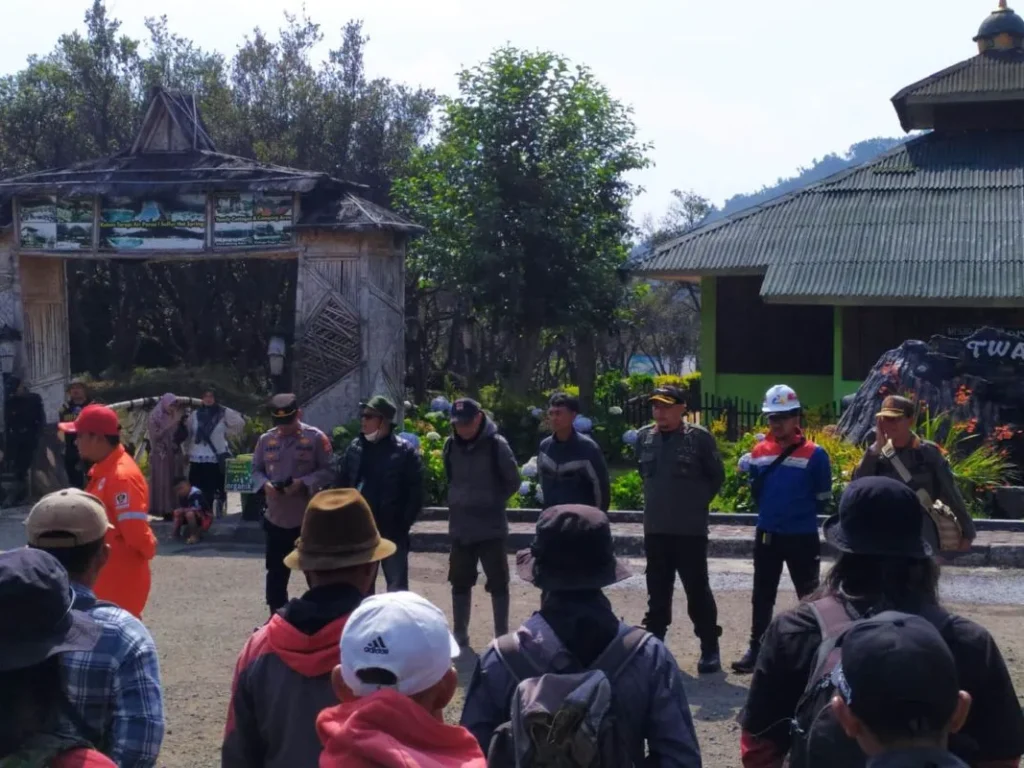 Dampak Kebakaran, Polisi Tutup Sementara Jalur Pendakian Gunung Papandayan