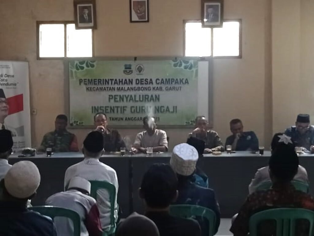 100 Warga Desa Campaka Terima Insentif Guru Ngaji Rp 600 Ribu