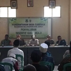 100 Warga Desa Campaka Terima Insentif Guru Ngaji Rp 600 Ribu
