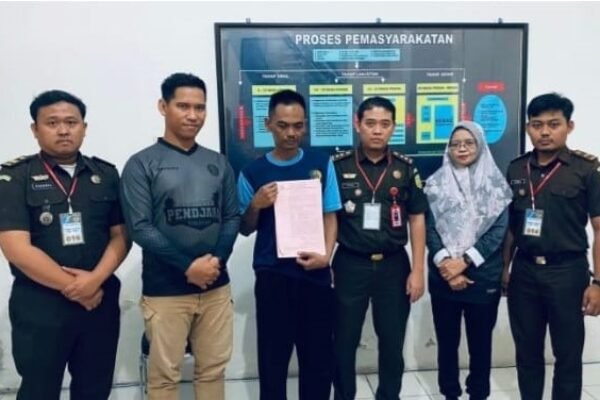 Mantan Oknum Kades DPO Korupsi di Garut Nipu di Cilacap, Kini Eri Dieksekusi Kejaksaan