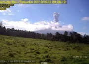 Gunung Ibu di Maluku Utara Meletus