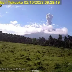Gunung Ibu di Maluku Utara Meletus