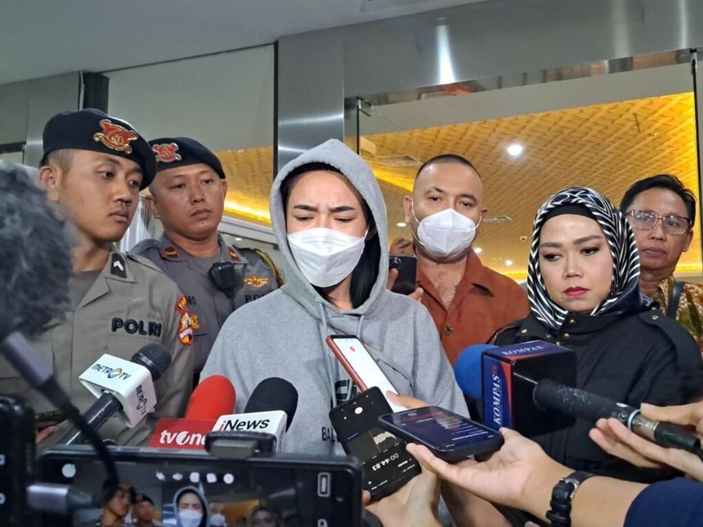 Artis Amanda Manopo Diperiksa Bareskrim Polri Dengan 34 Pertanyaan