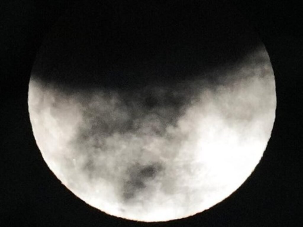 Besok, Gerhana Bulan Bakal Terjadi di Indonesia, Lihat Jam dan Jadwalnya Disini…