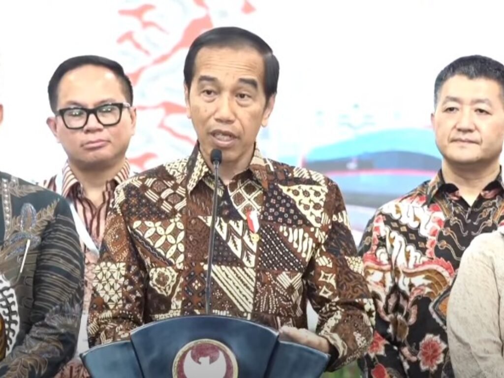 Soal Kereta Cepat Jakarta-Bandung, Presiden Jokowi Minta Masyarakat Beri Kritik dan Masukan