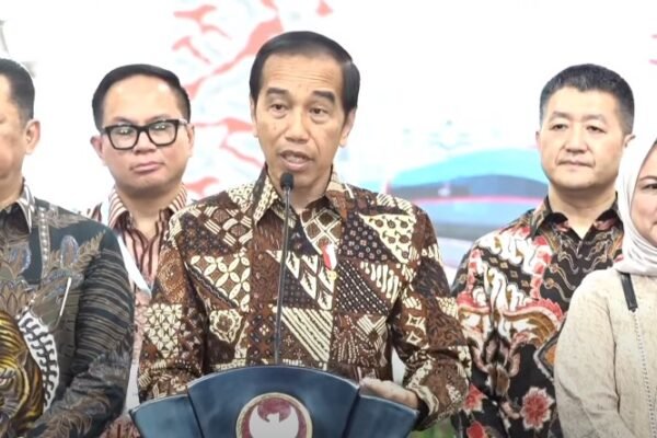Soal Kereta Cepat Jakarta-Bandung, Presiden Jokowi Minta Masyarakat Beri Kritik dan Masukan