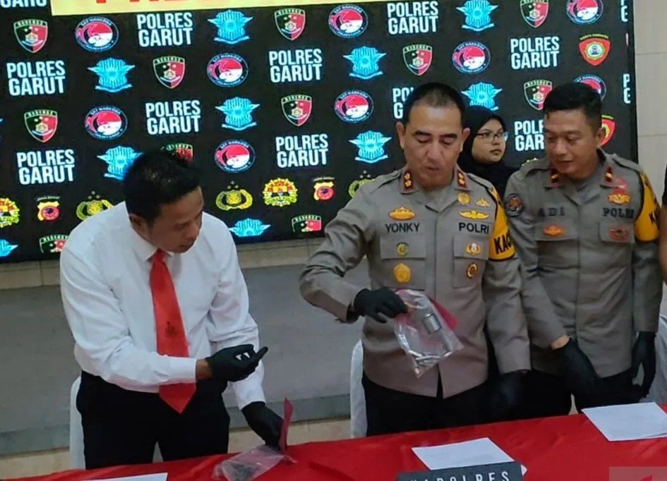 Polisi Tangkap Pelaku Aksi Koboy Letuskan Senpi di Garut