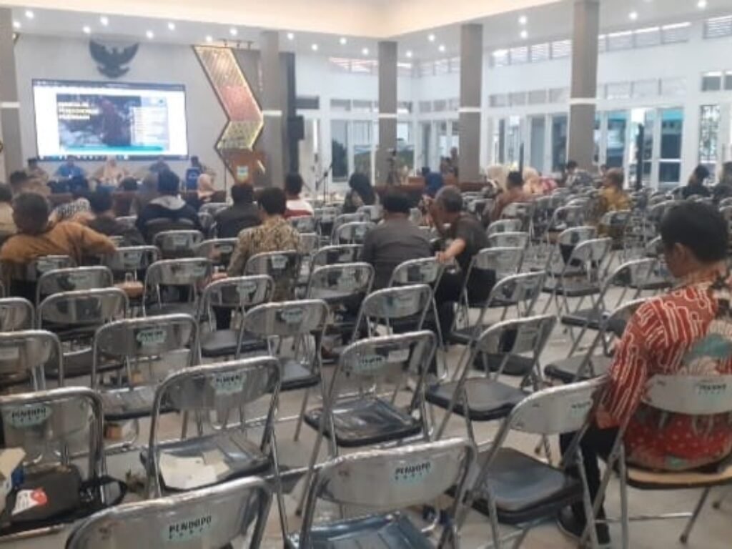 Banyak Kades Tinggalkan Tempat Saat Giat Workshop Evaluasi Pengelolaan Keuangan Desa di Garut