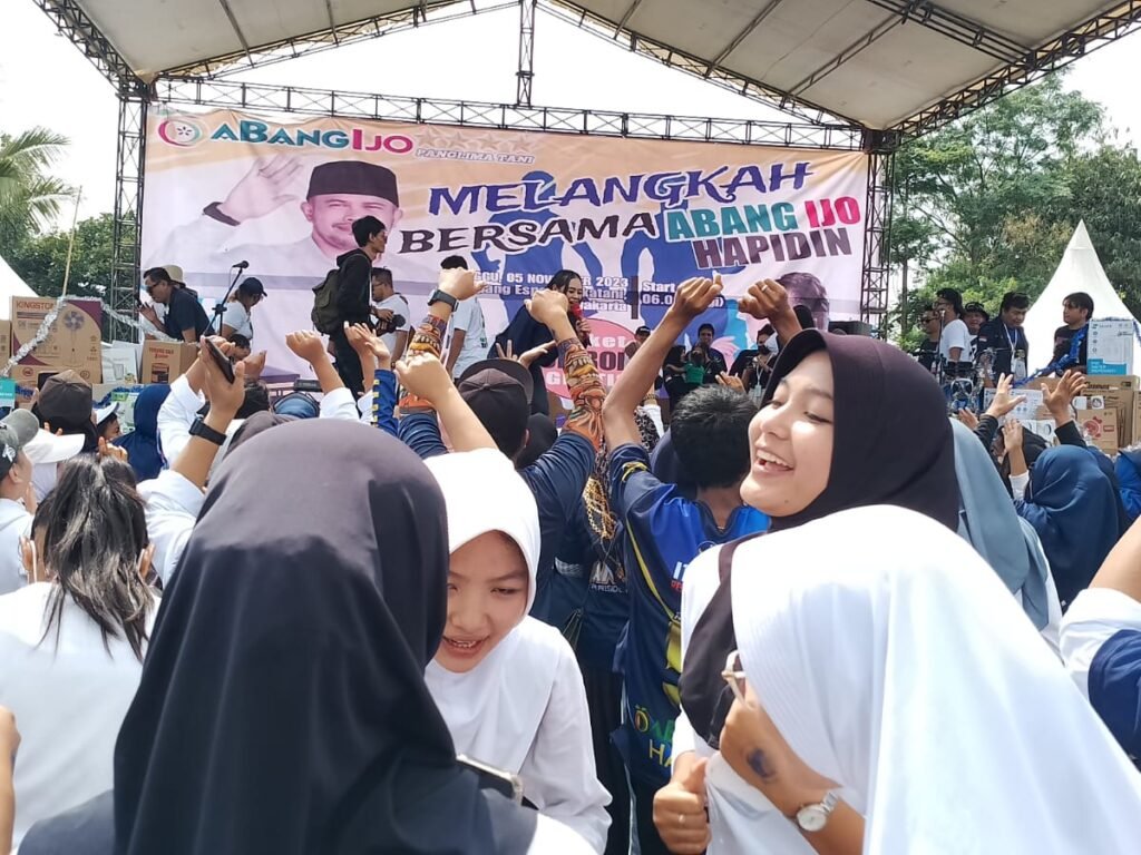 Jalan Santai Di Sukatani Purwakarta Bersama Abang Ijo Hapidin