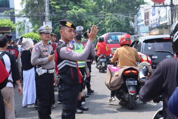 Pengamanan Humanis Polres Purwakarta Dalam Aksi Damai Bela Palestina
