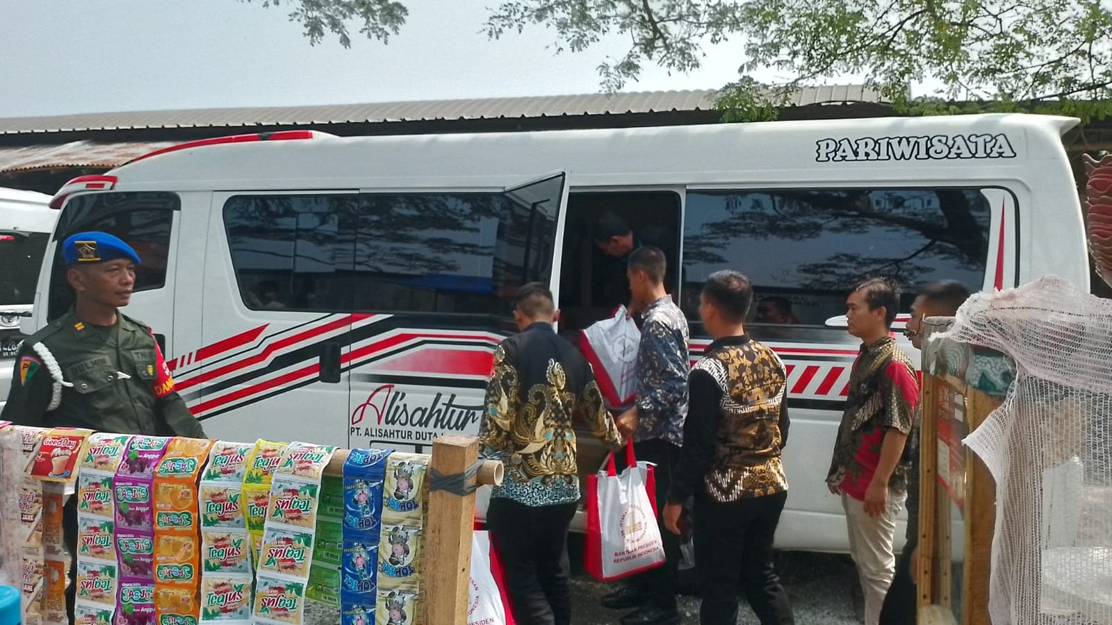Kunjungan Presiden ke Pasar Citeko Purwakarta Disambut Warga 3