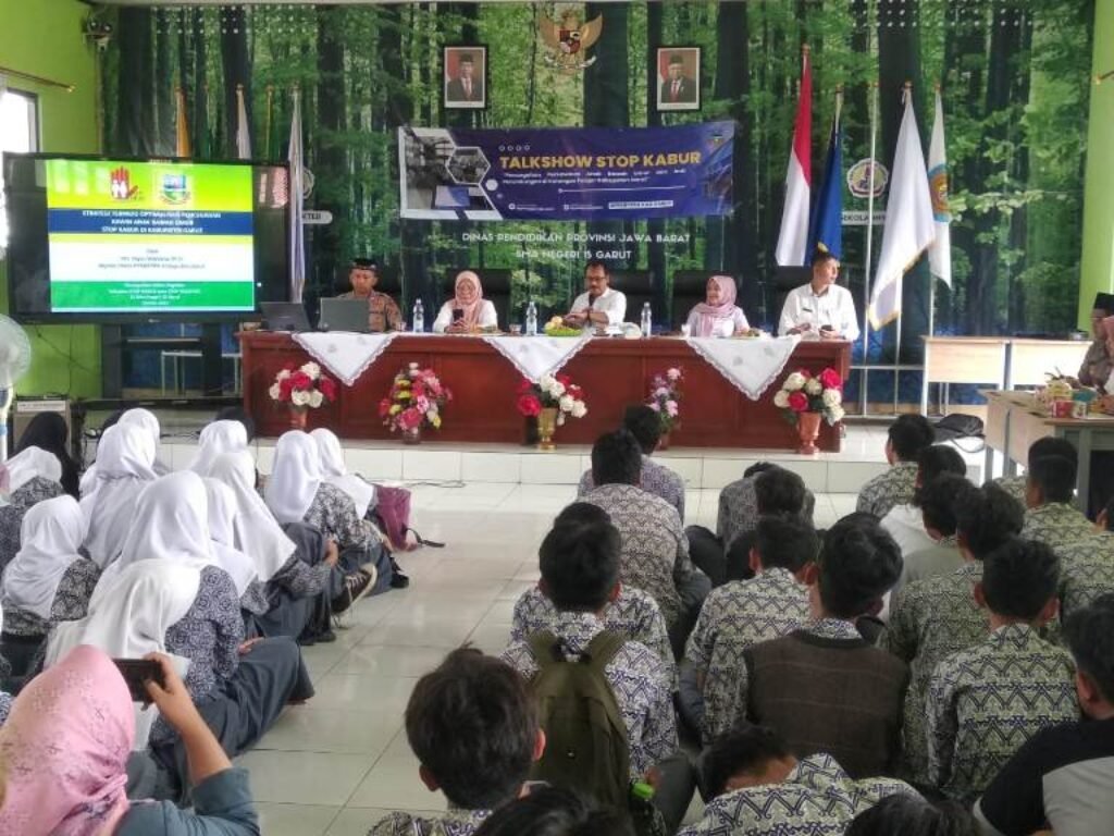 Cegah Perkawinan Anak dan Anti Perundungan, DPPKBPPPA Garut Gelar Talkshow Berikan Pemahaman Kepada Pelajar
