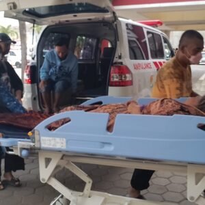 Inilah Salahsatu Pekerja Dinas Sosial Kabupaten Purwakarta Super Sibuk Antar Jemput Warga Sakit