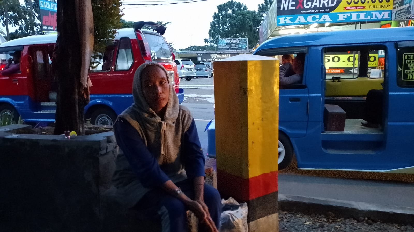 Tengoklah! Seorang Wanita Muda Hidup Dipinggiran Jalan di Purwakarta 2