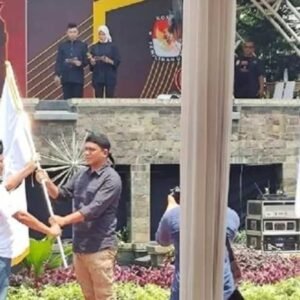 Penyerahan Bendera Pataka Pemilu 2024 KPU Subang ke KPU Purwakarta