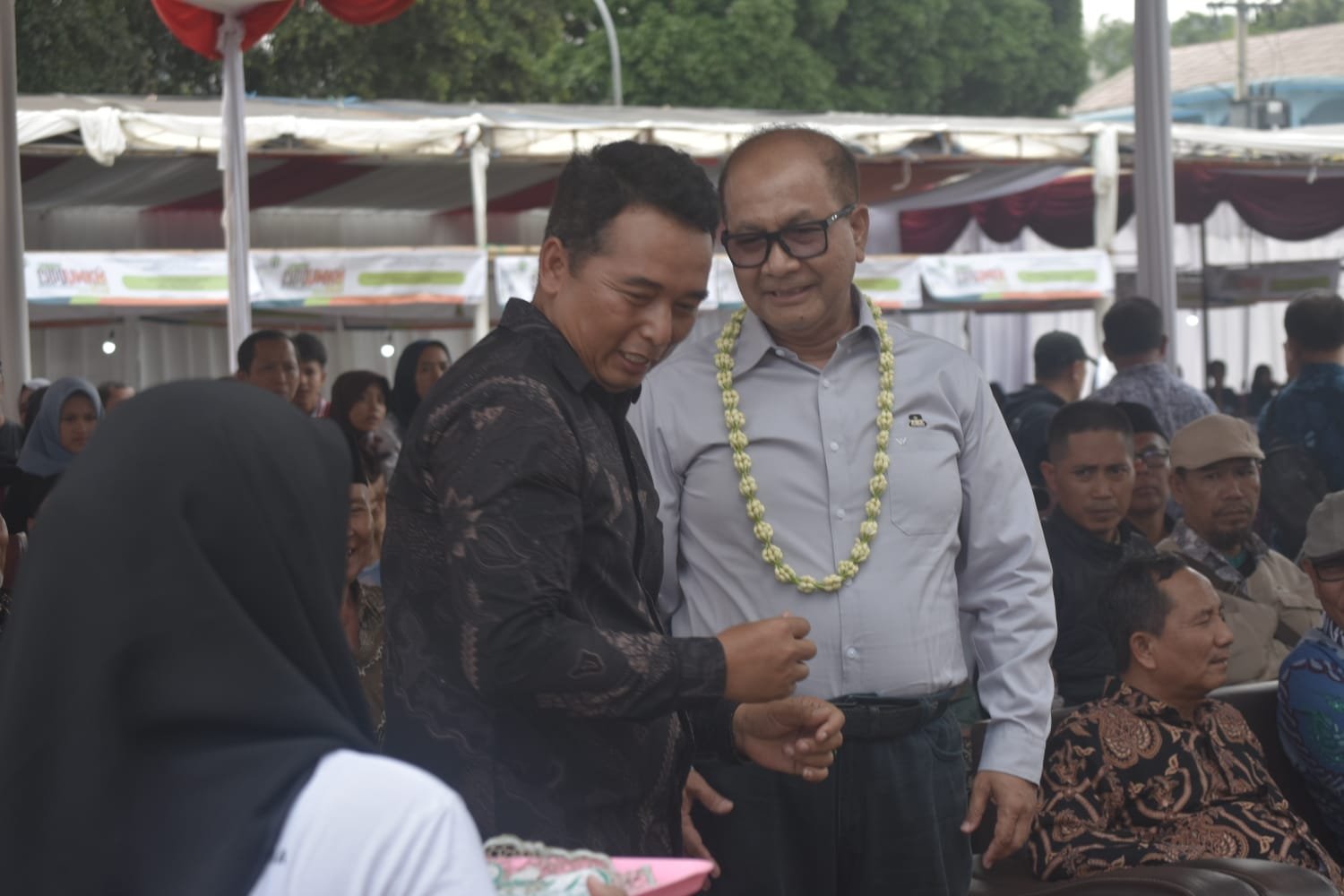 Pagelaran Limbangan Expo UMKM 2023 hasil kerjasama BKAD (Badan kerjasama antar desa) dengan Kementrian Koprasi dan UKM RI yang dibuka oleh Sekretaris Menteri Koperasi dan UKM Ir. Arif Rahman Hakim, M.S. Selain menampilkan para pelaku UMKM juga menyuguhkan hiburan seni dan budaya