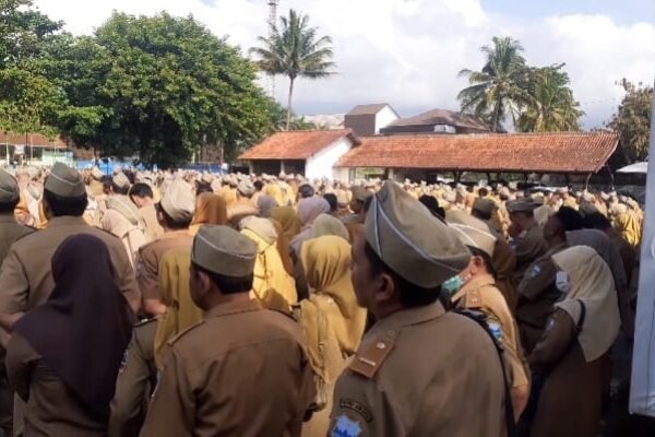 Hindari Bunga Tinggi di BJB, Bupati Garut Ajak ASN dan PPPK Pindah Bank