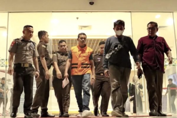 Dugaan Suap, Kejati Riau Tahan Pasutri Oknum Jaksa dan Polisi