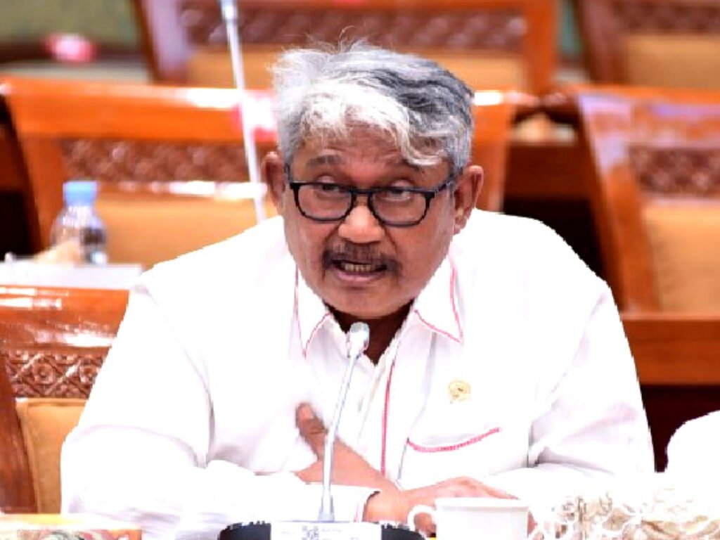 Hari Guru Nasional, Komisi X DPR: Mengabdi Puluhan Tahun, Gaji Masih 300 Ribu per Bulan?