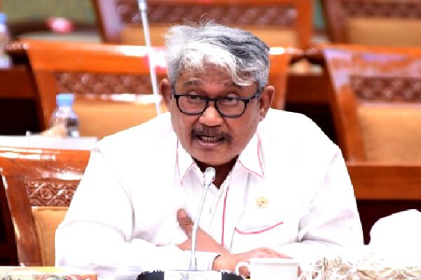 Hari Guru Nasional, Komisi X DPR: Mengabdi Puluhan Tahun, Gaji Masih 300 Ribu per Bulan?