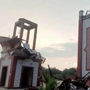 Hujan Lebat Guyur Bogor, Sebuah Menara Masjid Setinggi 20 meter Ambruk