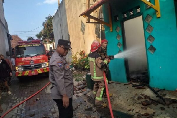 Kebakaran Rumah di Kampung Sirnarasa Cibiuk Diduga Akibat Korsleting Listrik