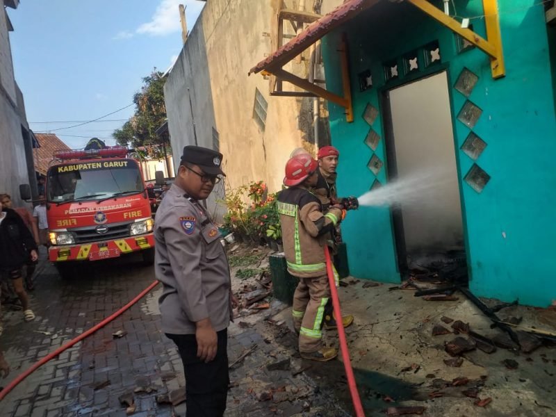 Kebakaran Rumah di Kampung Sirnarasa Cibiuk Diduga Akibat Korsleting Listrik