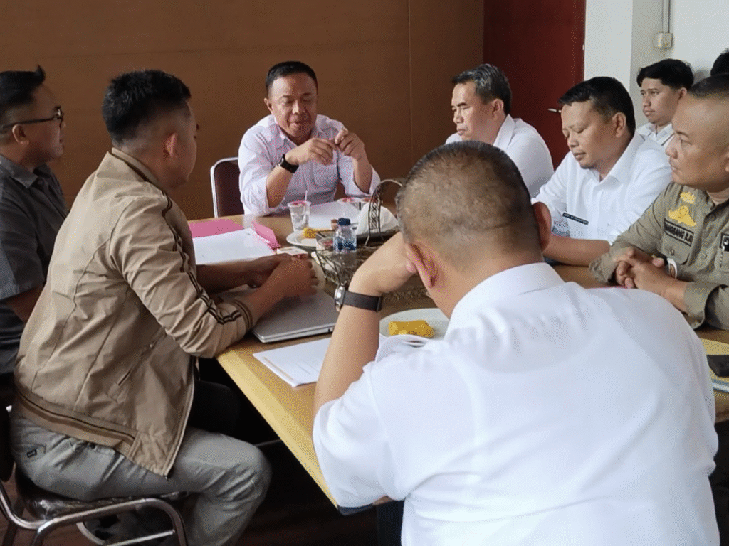 Tower Dibiarkan Pemkab Garut Berdiri dan Beroperasional Bertahun-Tahun Tanpa Ijin dan Berdiri di Atas LP2B