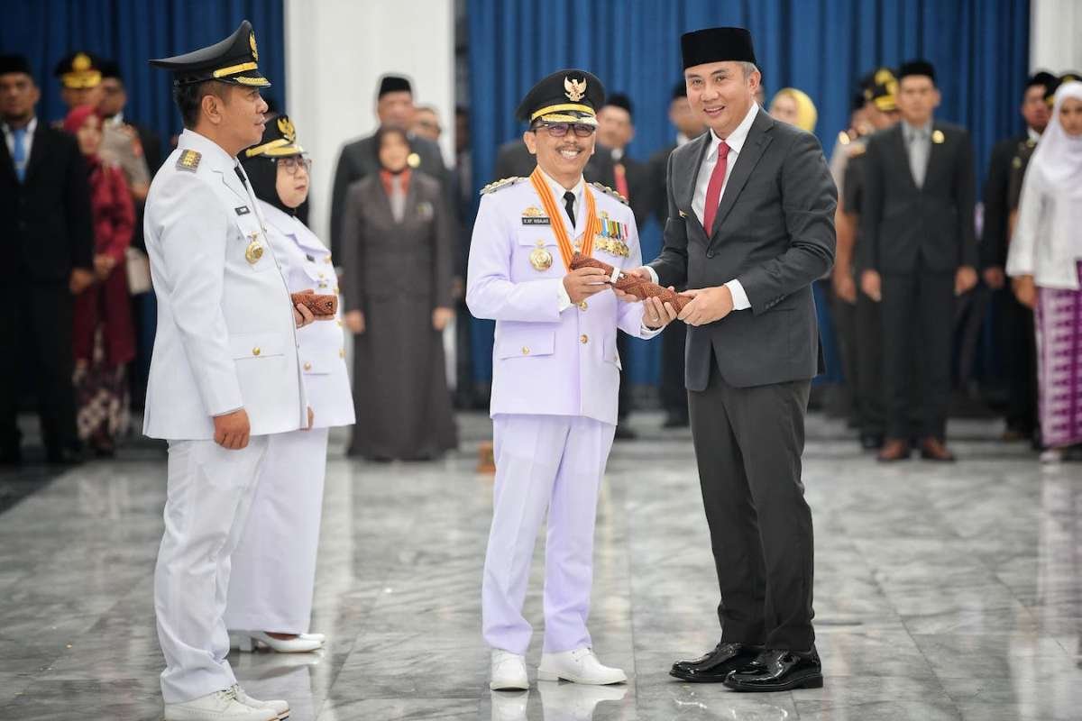 Pelantikan Bupati Karawang, Pj Bupati Kuningan dan Pj Walikota Banjar