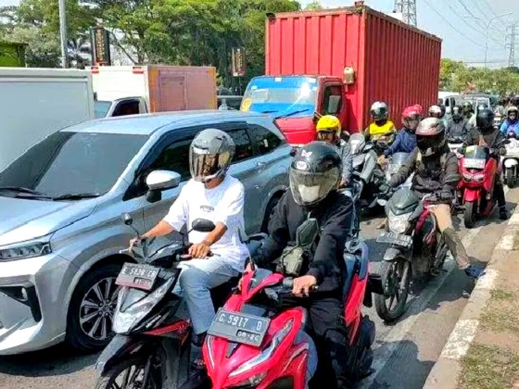 Jalur Pantura, Arus Balik Didominasi Kendaraan Roda Dua