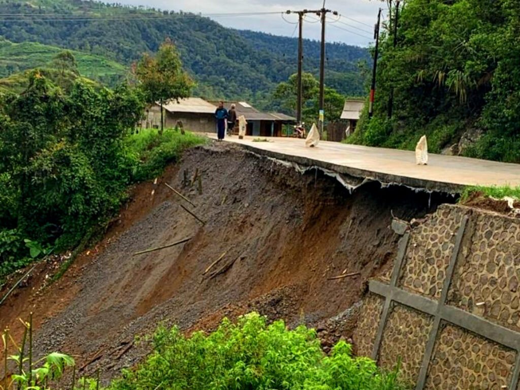 Bencana Longsor Di Kecamatan Banjarwangi