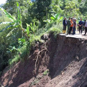Longsor di Bandung Barat, Pj Gubernur Jabar Minta Semua Pihak Gerak Cepat