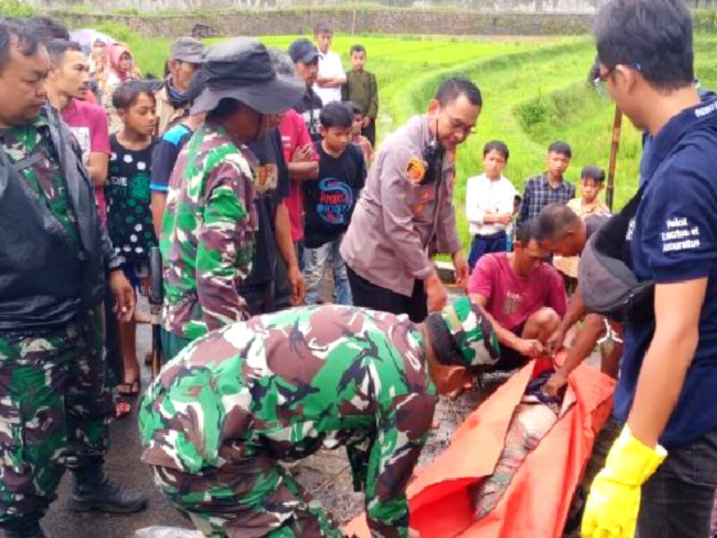 Geger! Mayat Tanpa Identitas Ditemukan di Aliran Sungai Cikamiri, Polisi Cek TKP