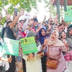 Sandiaga Uno gelorakan back to Kabah, saat Ketua Bapilu DPP Partai Persatuan Pembangunan ini mengunjungi Situ Gede Kota Tasikmalaya.