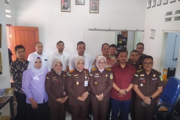 Kunjungan Kejari Bersama Polres Purwakarta ke Kantor Bawaslu