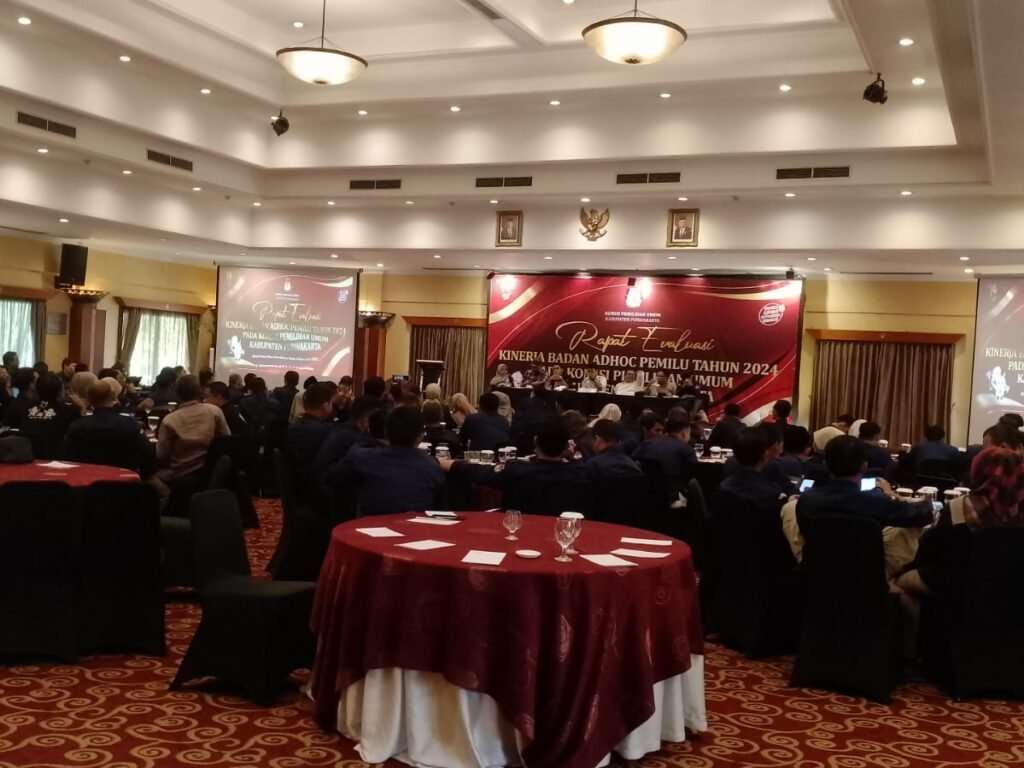 Rapat Evaluasi Badan Adhock Pemilu 2024 Di Prime Plaza Hotel Berlangsung Lancar