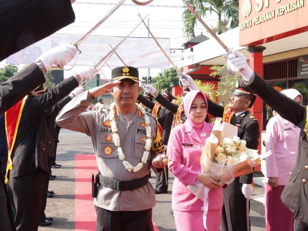 Sertijab Kapolres Blora Digelar dengan Tradisi Wellcome And Farewell Parade
