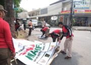 Nempel Tidak Pada Tempatnya, 49 Banner dan Baligho di Garut Ditertibkan Petugas