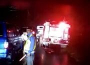 Polsek Malangbong Beserta Unsur Terkait Tangani Bencana Longsor Yang Tutup Jalur Provinsi