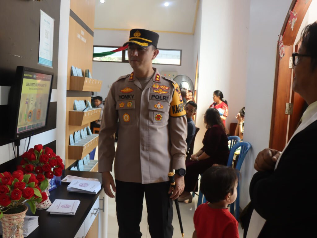 Kapolres Garut Terjun Langsung Pantau Situasi Pengamanan Ibadah Kebaktian Hari Raya Natal