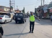 Antisipasi Kepadatan Kendaraan Di Jalur Limbangaan Polres Garut Terapkan Sistem One Way Sepenggal